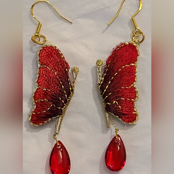 STERLING SILVER GOLD PLATED EMBROIDERED BUTTERFLY WINGS GLASS TEARDROP EARRINGS - Picture 2 of 9